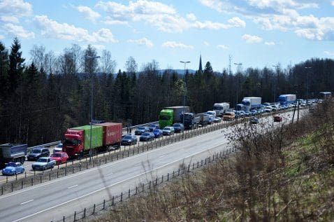 Brann i laksetrailer