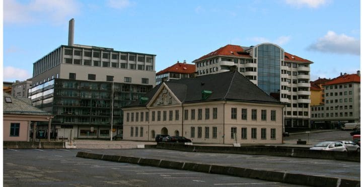 EWOS-ansatt er suspendert