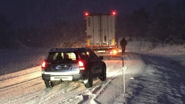 Kraftig snøfall sinker laksetransporten
