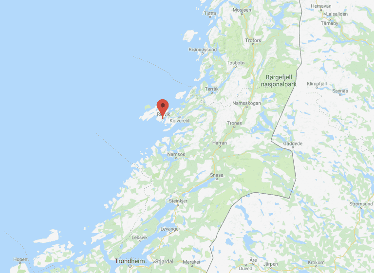32 meter lang fraktebåt i brann ved Marøy Marina i Rørvik