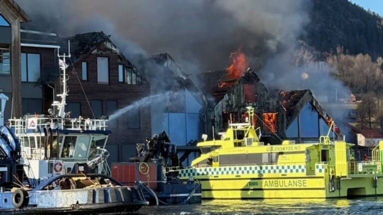 Flere Alsaker-bygg i full fyr på Tysnes