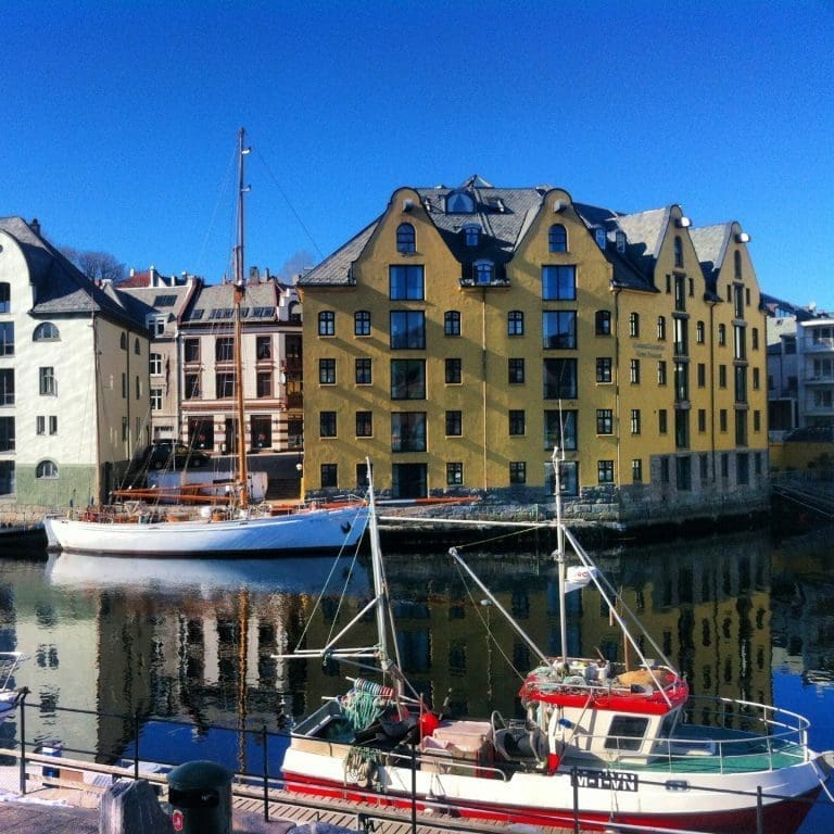 Lerøy tar Havfisk av børs