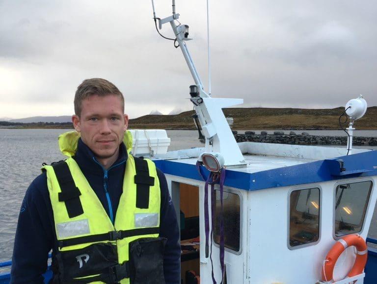 Håndterer lakselus uten bruk av kjemikalier på Smøla
