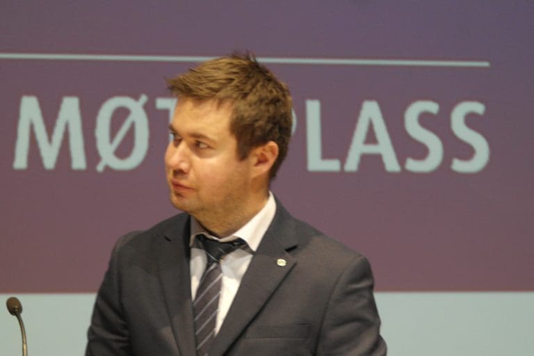 Senterpartiet vil fjerne konsesjon for lukkede anlegg til sjøs