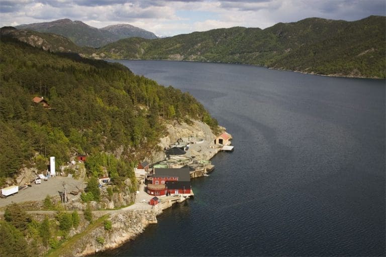 Vågafossen på nye hender