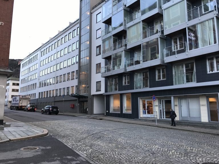 Omdømmemessig selvmord og injurierende kraft