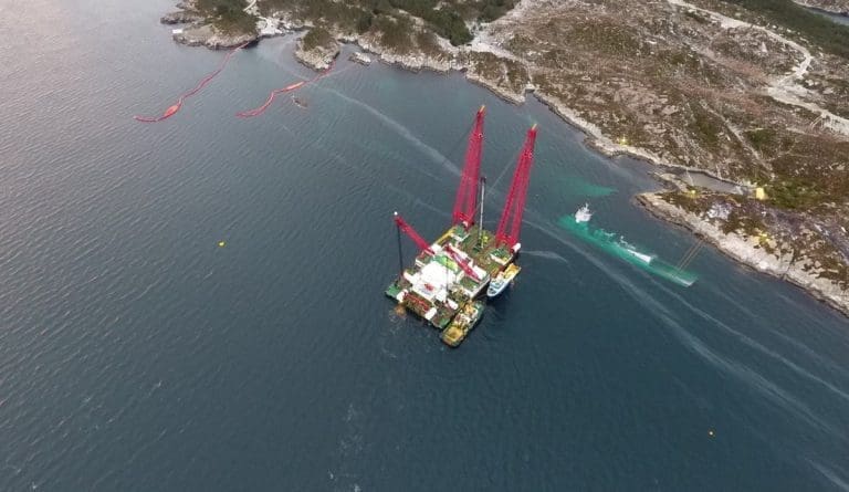 Alle prøver fra oppdrettslaks nært havaristen KNM “Helge Ingstad” er analysert ferdig