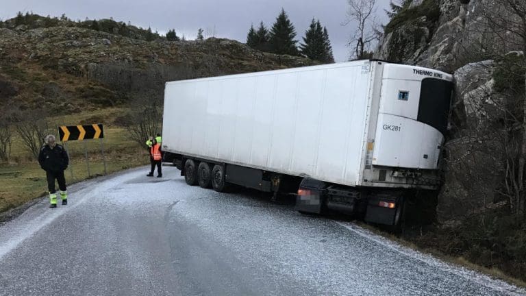 Sjåfør fraktet laks for SalMar – anmeldt for kjøring i ruspåvirket tilstand