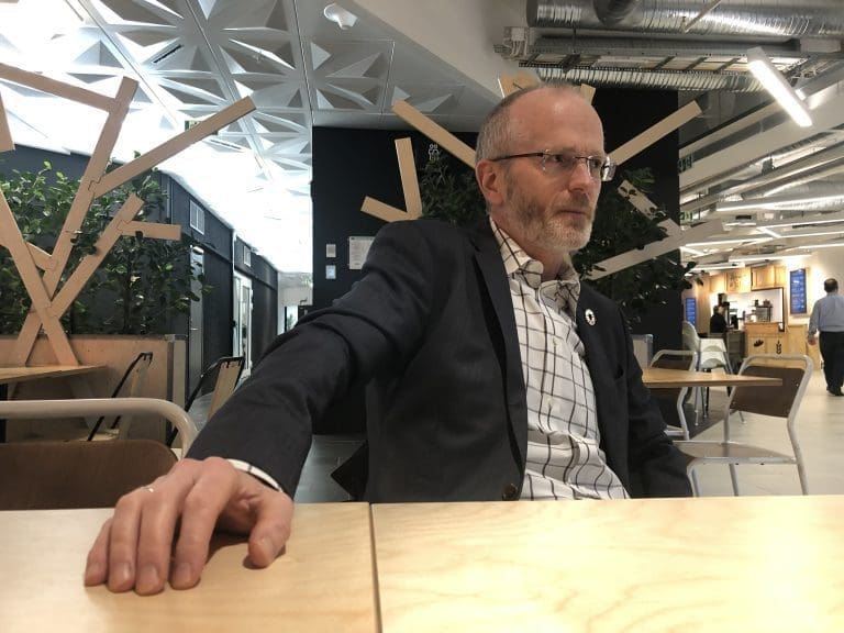 Han ville sette opp et milliardfond rettet mot havnæringene, men nå kaster han kortene