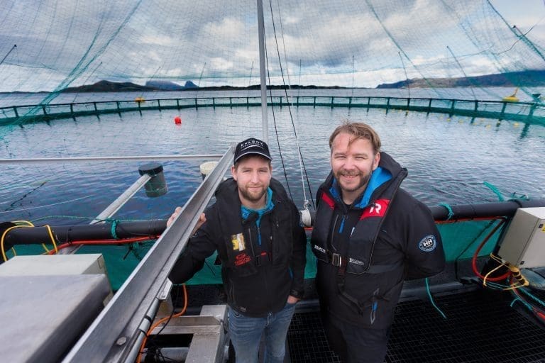 Ny dokuserie på TV2 følger Kvarøy Fiskeoppdrett og Nova Sea: – Håper serien kan bryte ned fordommer om oppdrettsnæringen