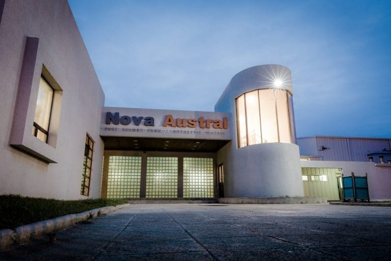 Nova Austral sparker toppsjef