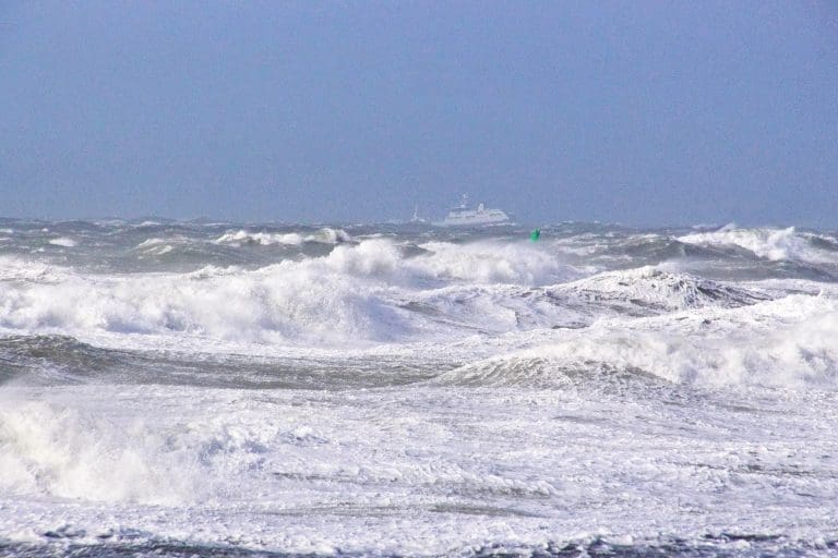 Storm og grov sjø stoppet “Norwegian Gannet”