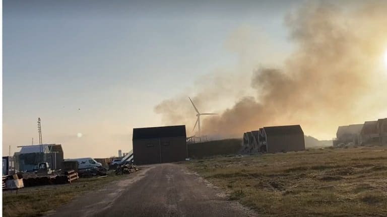 Har ikke bestemt seg for å gjenoppbygge det brannskadde oppdrettsanlegget i Hvide Sande