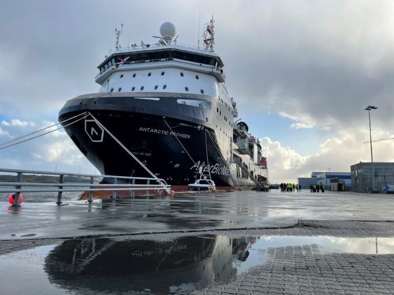 Container-knapphet gjorde at Aker BioMarine fraktet krillmel hjem på egen kjøl