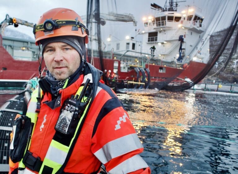 Northern Lights Salmon kjemper hardt mot lusa i Grovfjorden