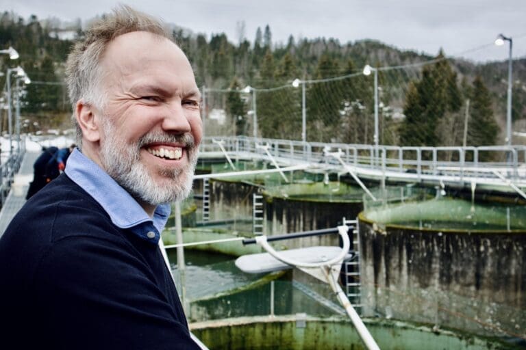 – Vi har trua på en smolt produsert på den gode gamle måten