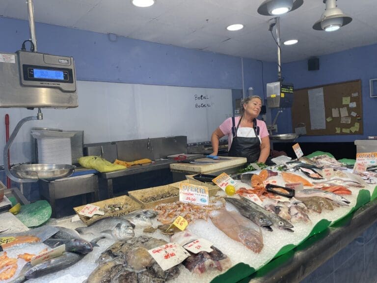 Rikelig av småfisk og knapphet på storfisk gir stort prisgap