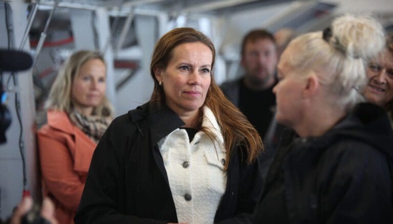 Åpner for økt oppdrettsproduksjon etter trafikklysnedtrekk – i lukkede anlegg